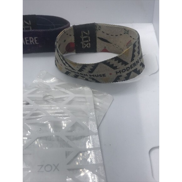 Zox Wristband Medium Lot Of 3 Used Joyful I Am Here Modern Muse Free Shipping - Picture 2 of 4